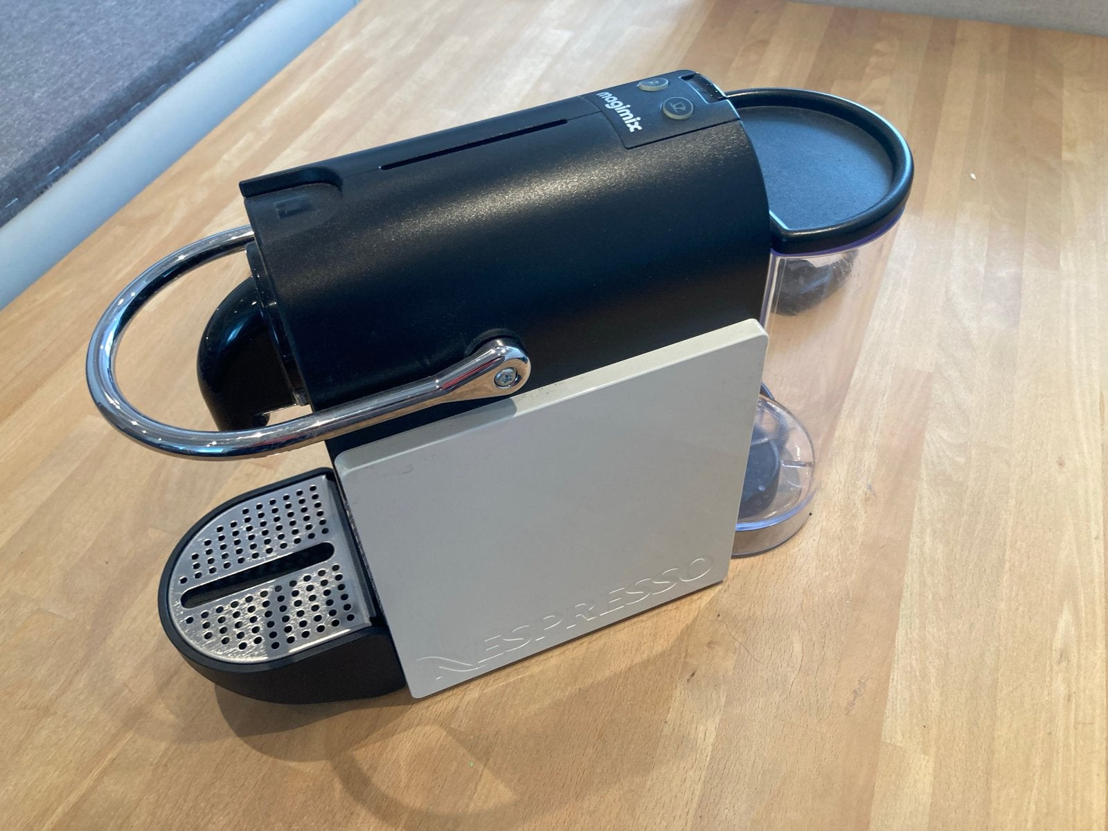 Nespresso Magimix espressomachine - incl kopjes, Ophalen, Espresso apparaat, Zo goed als nieuw, 1 kopje
