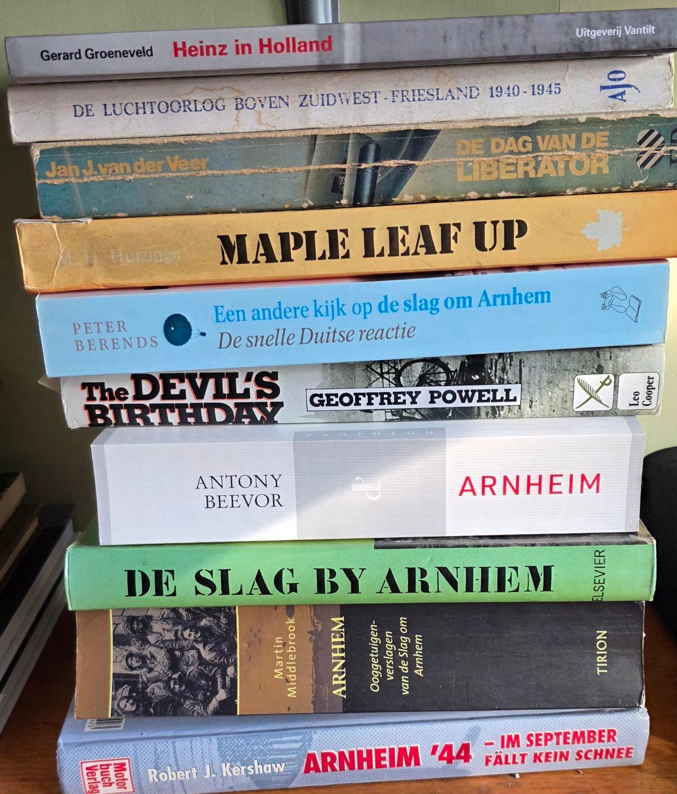 Boeken over de Tweede Wereldoorlog en Slag om Arnhem, Ophalen of Verzenden