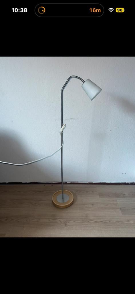 Staande Lamp IKEA, Huis en Inrichting, Lampen | Vloerlampen, Ophalen of Verzenden, Zo goed als nieuw