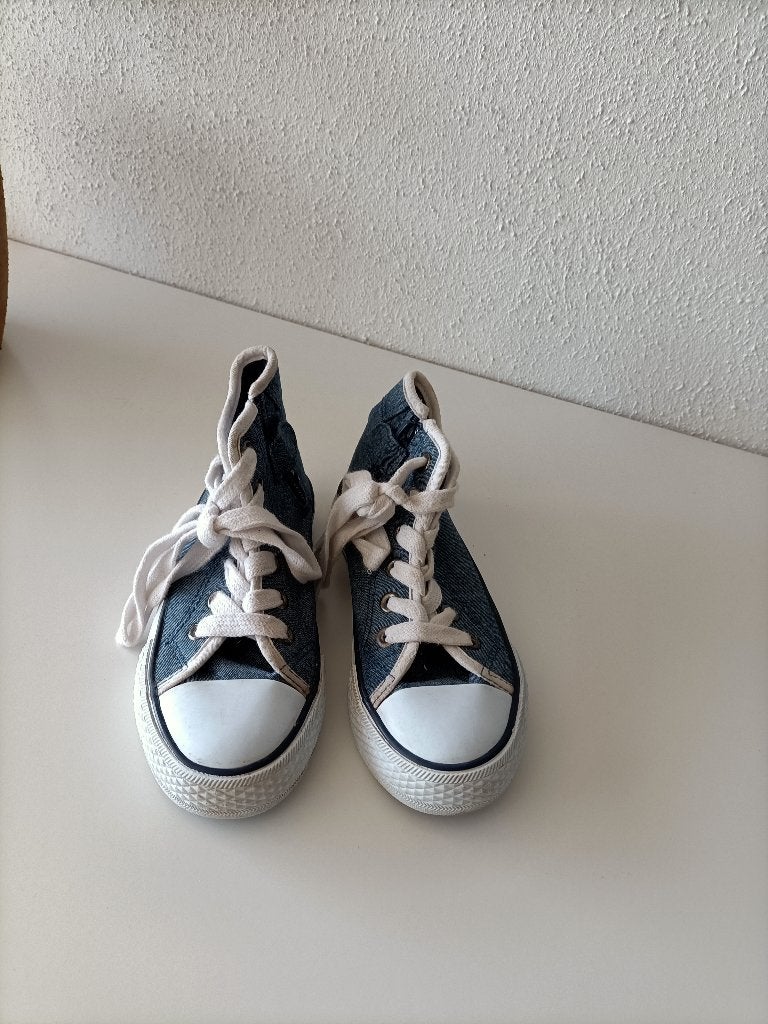 Levi's sneakers mt 29, Jongen of Meisje, Schoenen, Ophalen of Verzenden, Zo goed als nieuw
