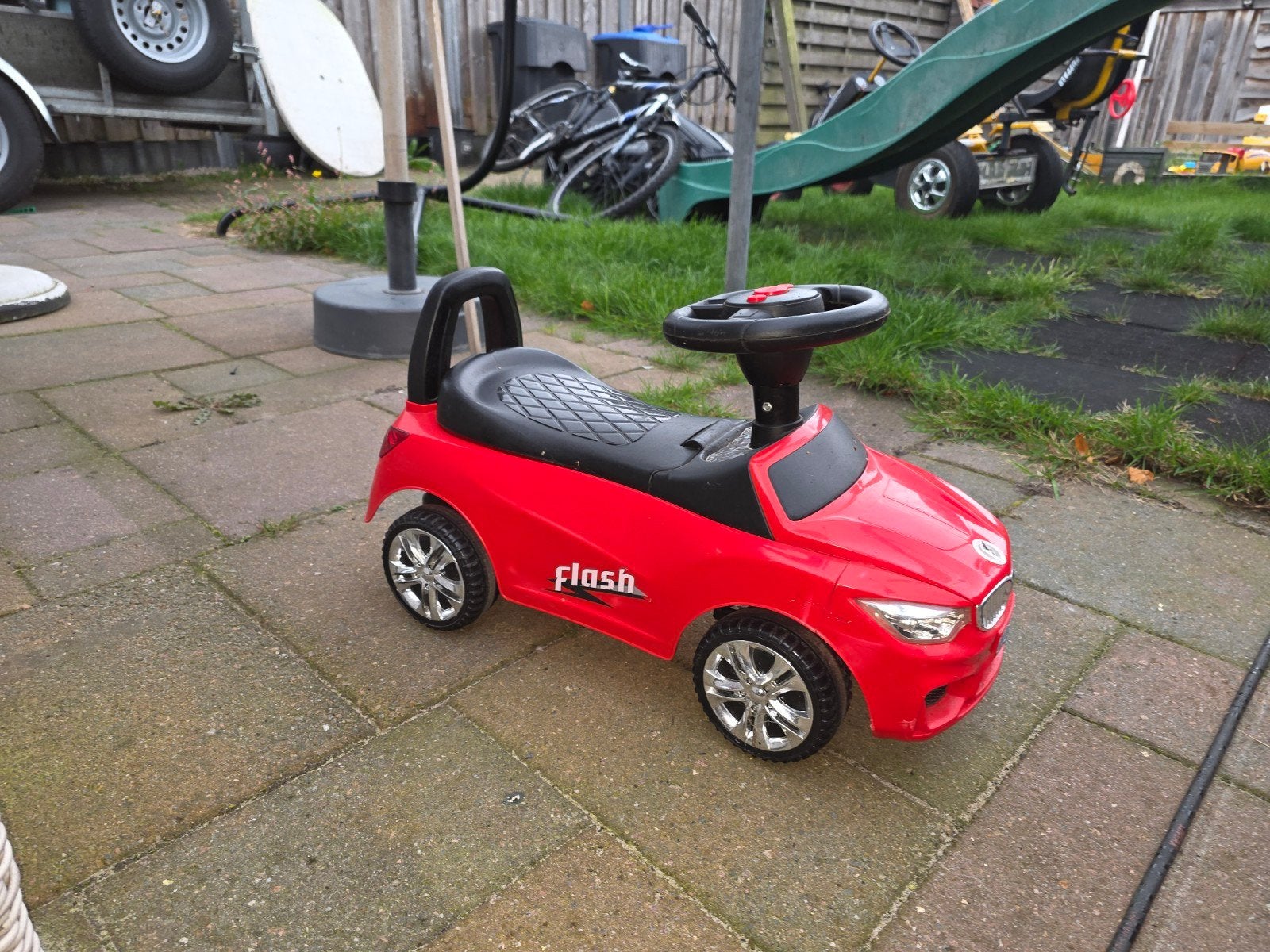 Leuke rode loopauto 'Flash' voor uren speelplezier, Ophalen, Gebruikt, Loopvoertuig