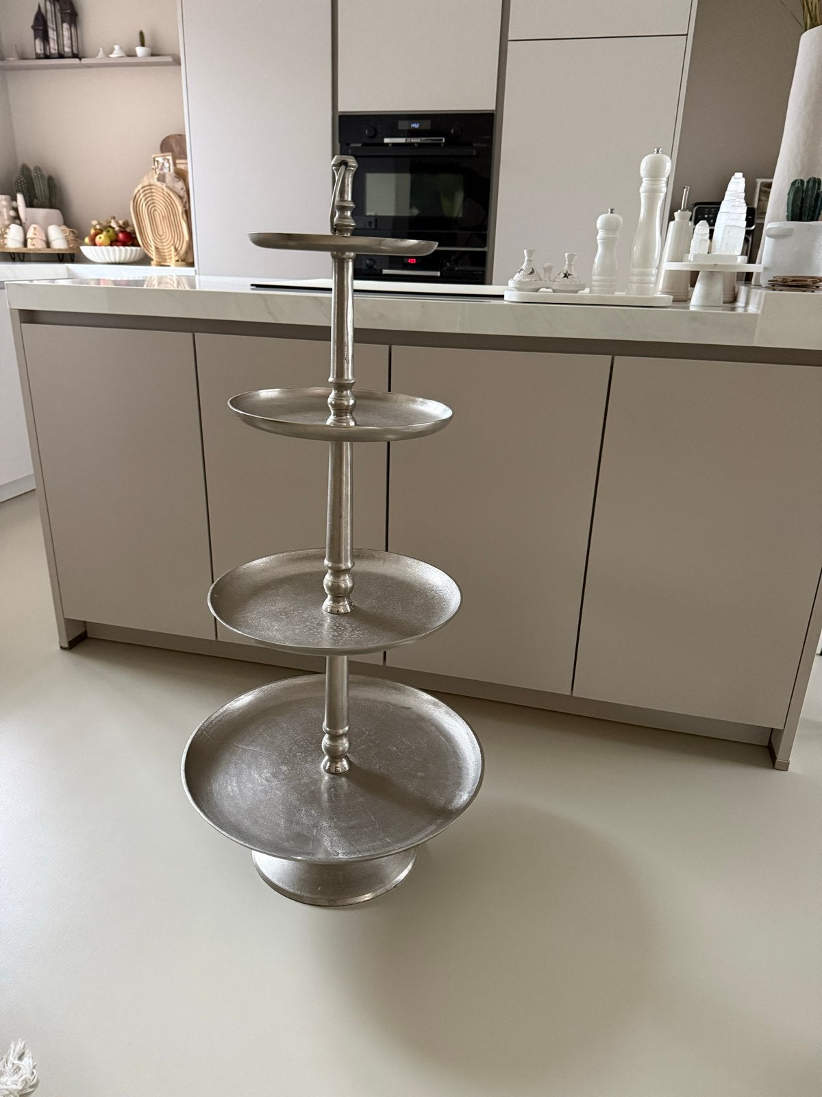 Etagère 5-laags zilverkleurig metaal ø61x140cm, Ophalen, Gebruikt, Zilver, Metaal