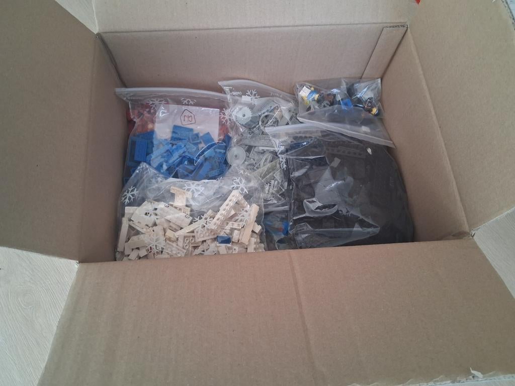 partij klassieke Lego - Losse stenen en figuren 2,6 kg Lego., Inclusief minifiguren, Gebruikt, Lego, Ophalen of Verzenden