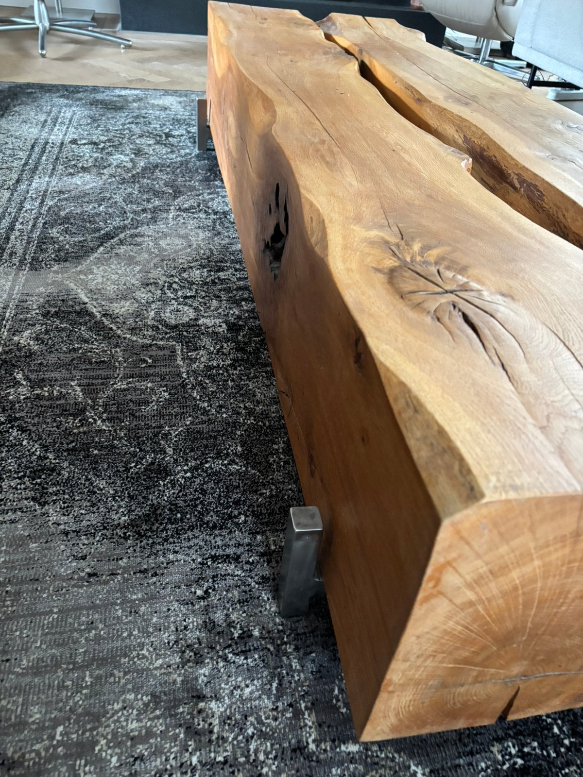 Foto 4 van Salontafel eiken uniek in soort  en zeer zwaar!!!!
