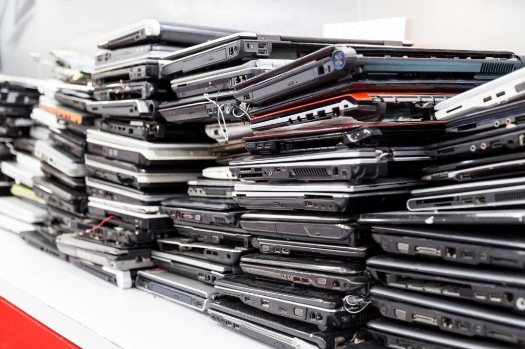 GEZOCHT! Defecte laptops en computers, Ophalen, Niet werkend, 15 inch, Onbekend