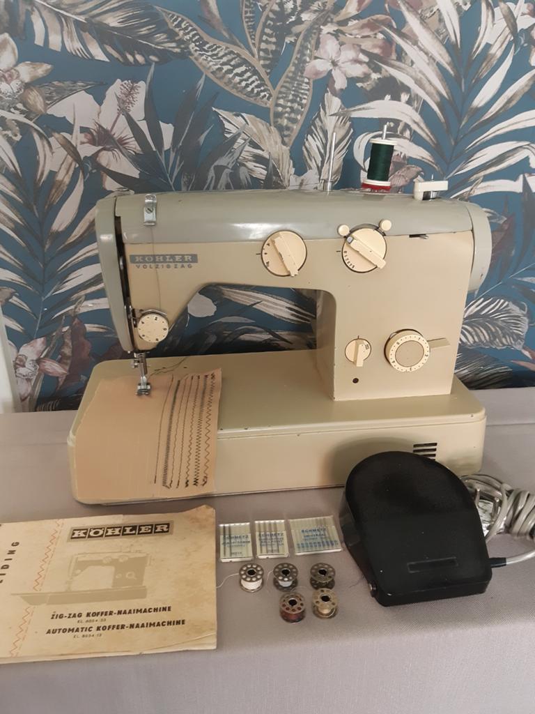 Vintage Kohler Volzigzag Naaimachine met Handleiding, Hobby en Vrije tijd, Naaimachines en Toebehoren, Ophalen of Verzenden, Gebruikt