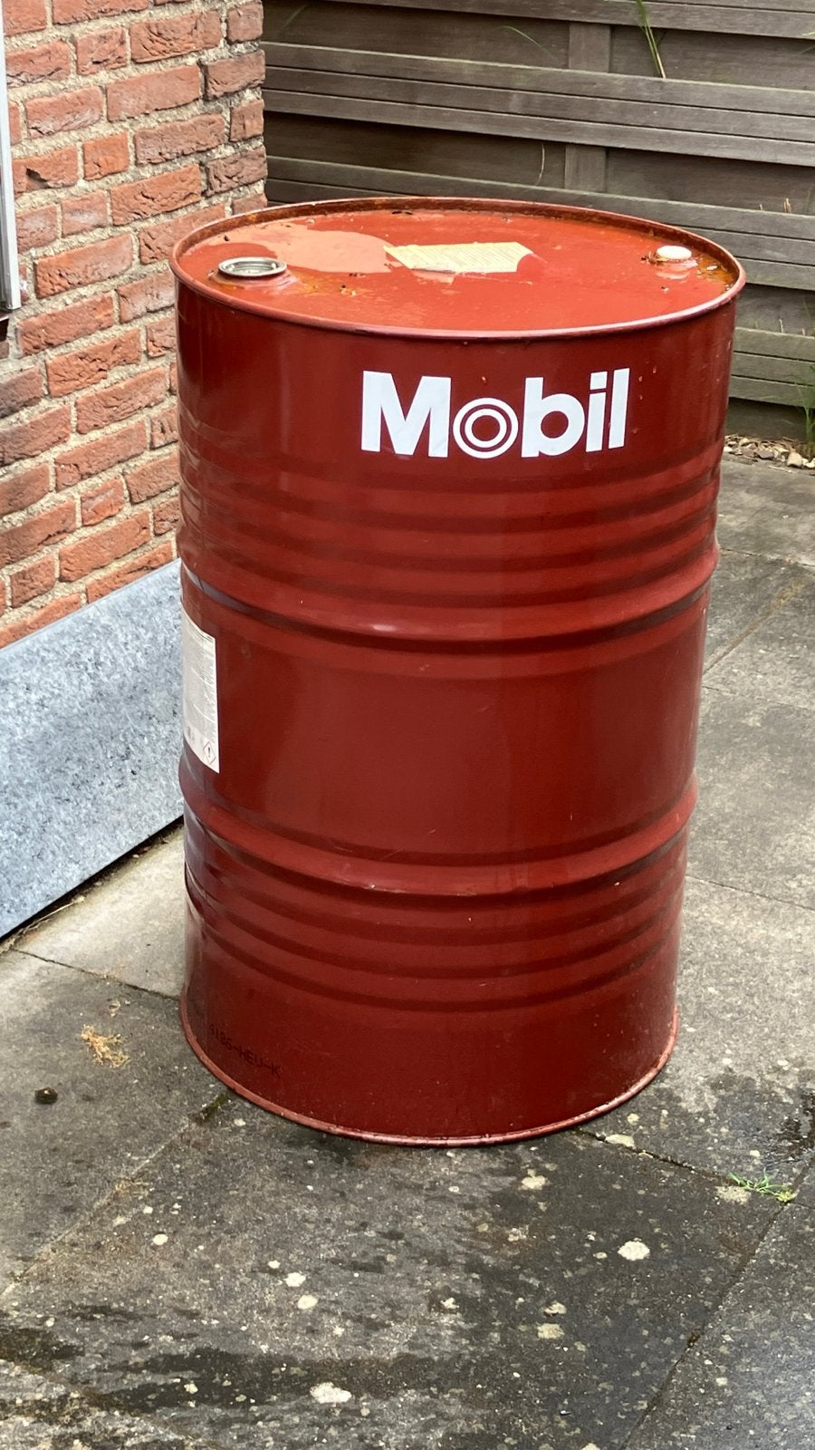 Mobil olievat - 200 liter, Ophalen, Gebruikt, Metaal, Rood