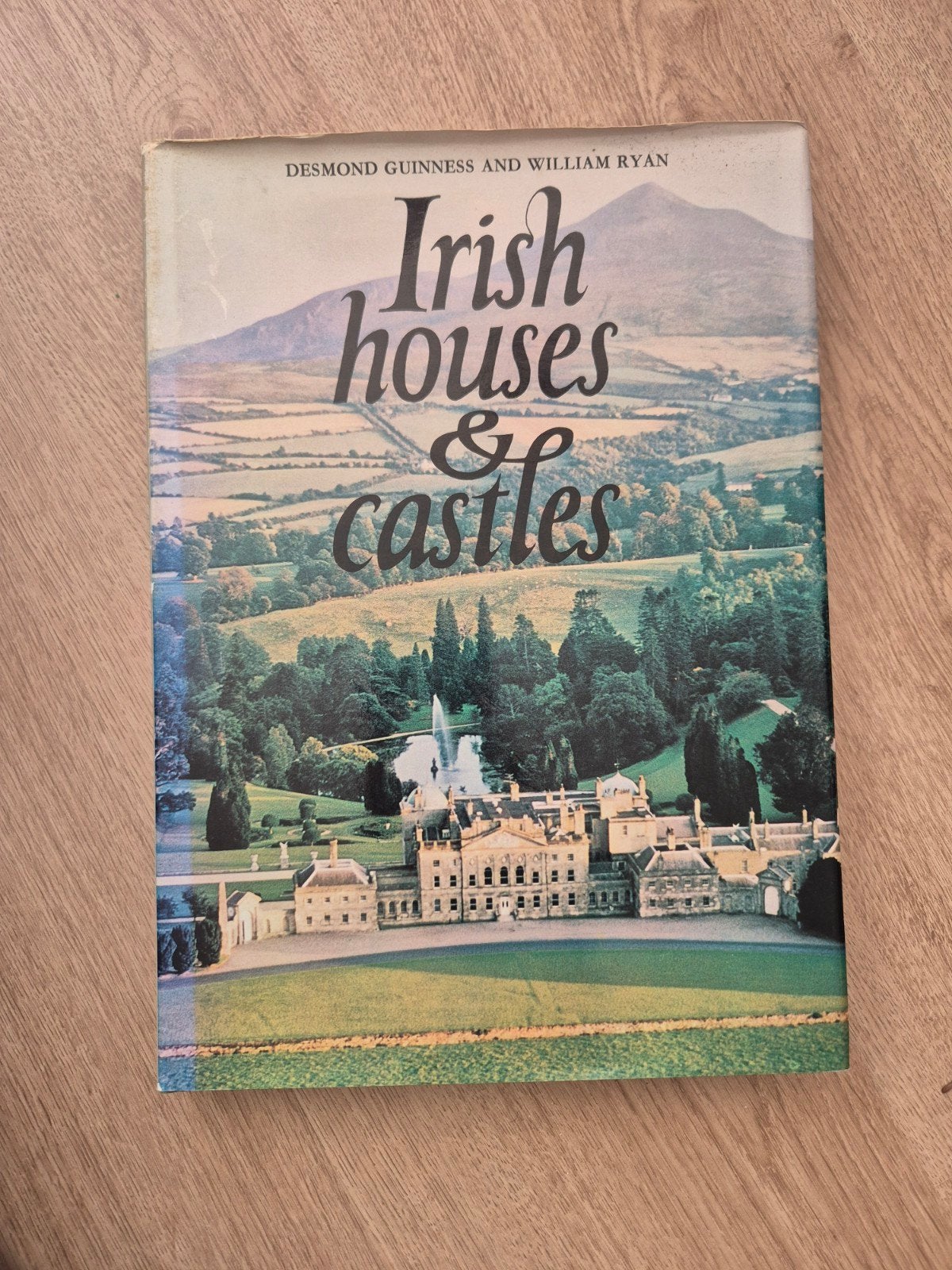 Irish Houses & Castles – Desmond Guinness & William Ryan (19, Ophalen of Verzenden, Gelezen