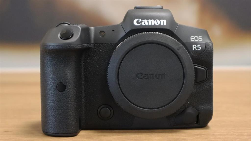 Canon EOS R5 body én de legendarische Canon RF 85mm f/1.2L, Ophalen, Zo goed als nieuw, Canon, Geen optische zoom