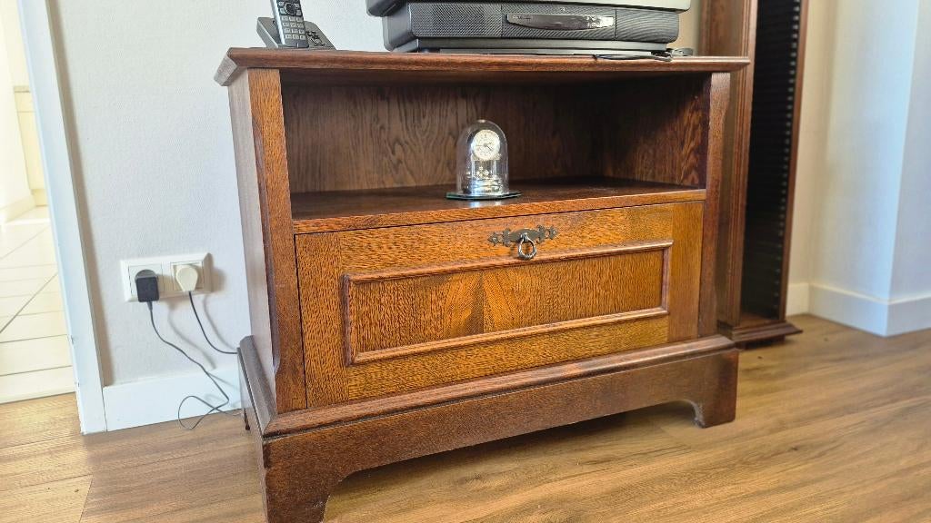 Vintage tv meubel, Ophalen, Eikenhout, 50 tot 100 cm, Zo goed als nieuw