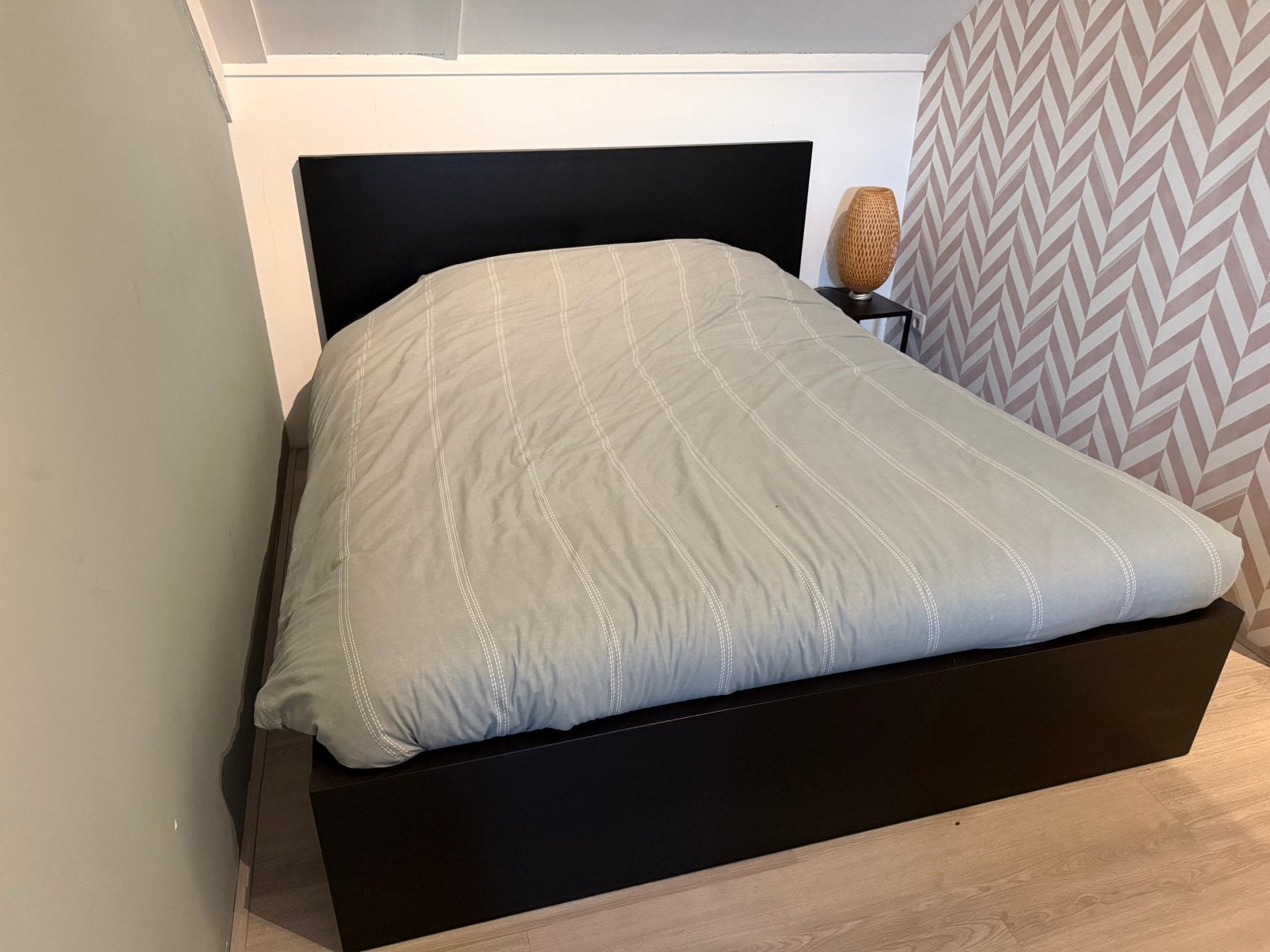 IKEA MALM onderstel + lattenbodem, Ophalen, Zwart, Tweepersoons, Zo goed als nieuw