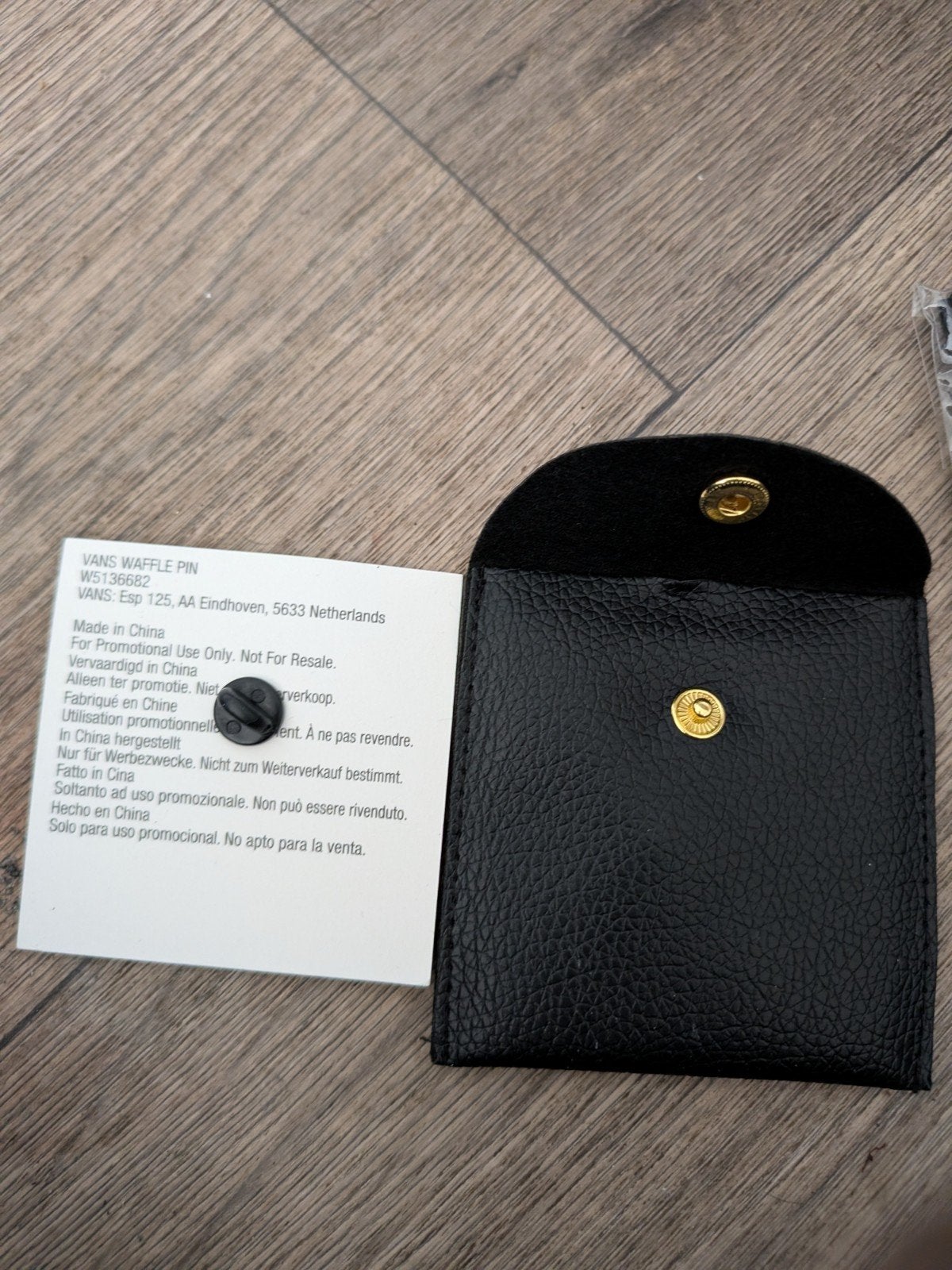 Vans Waffle Head Pin - Nieuw in verpakking, Ophalen of Verzenden, Nieuw, Merk, Speldje of Pin