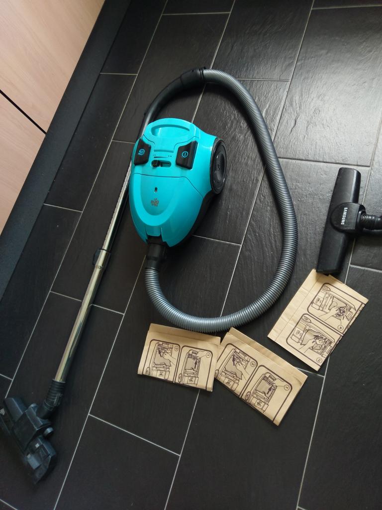 . Dirt Devil stofzuiger regelbaar toerental energiezuinig, Gebruikt, Stofzuiger, Minder dan 1200 watt, Ophalen