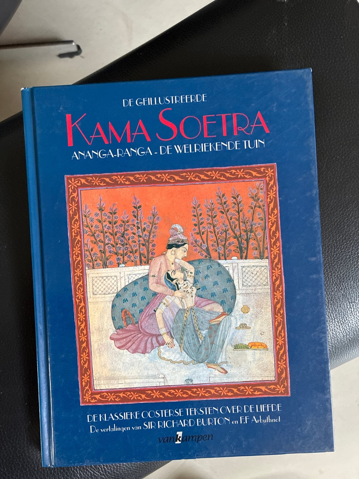 Kama Soetra - De Geïllustreerde Klassieke Oosterse Teksten, Boeken, Ophalen of Verzenden, Zo goed als nieuw, Wereld overig