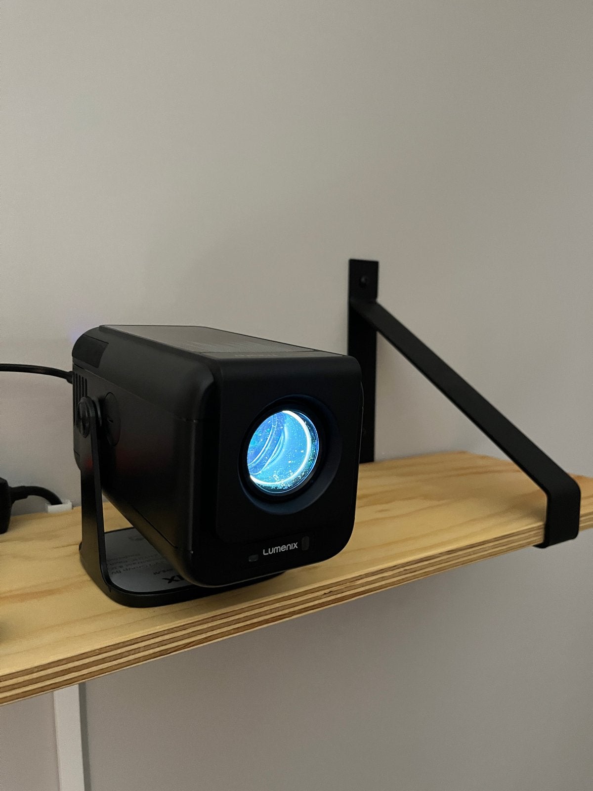 Lumenix NEO mini beamer - Compacte Smart Projector, Ophalen of Verzenden, Zo goed als nieuw, LED, Full HD (1080)
