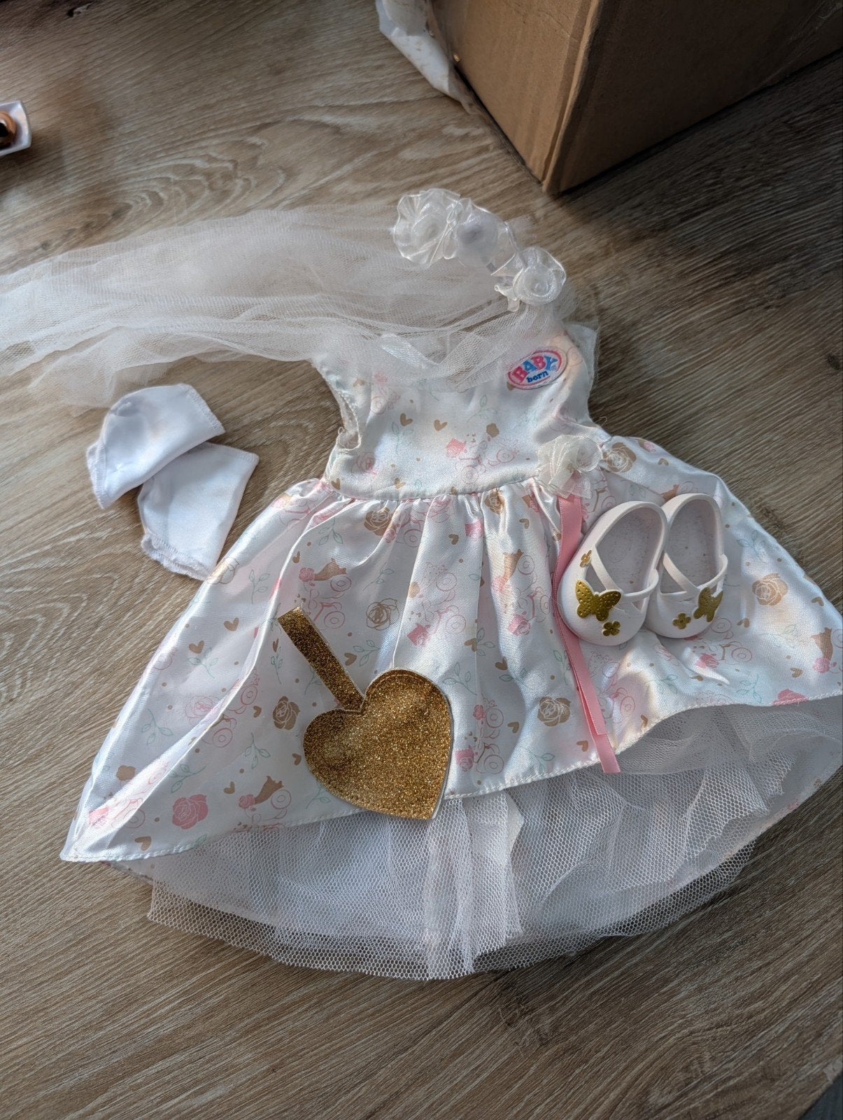 BABY born Bruidsjurk met sluier en schoentjes, Ophalen of Verzenden, Zo goed als nieuw, Babypop