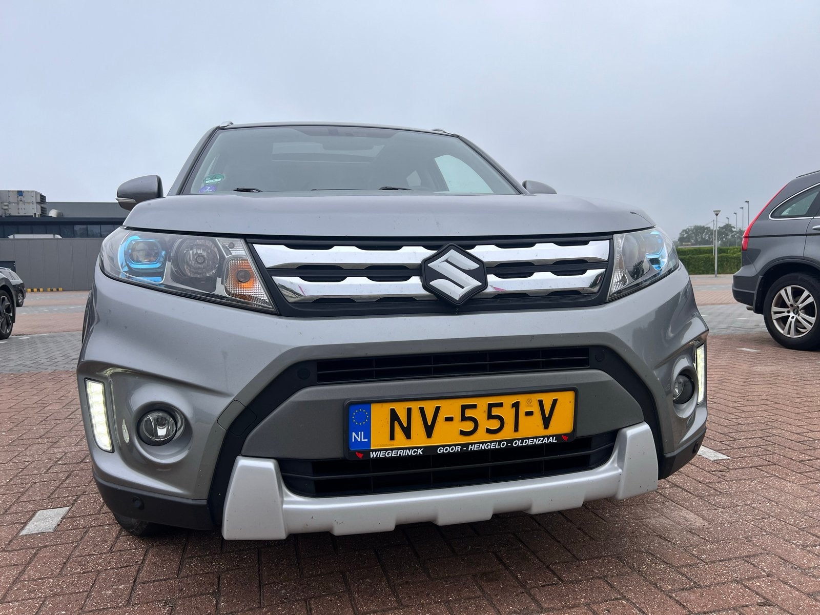 Suzuki Vitara 1.6 VVT 120pk 2WD 2017 Grijs, Voorwielaandrijving, 40 €/maand, Zwart, 4 cilinders