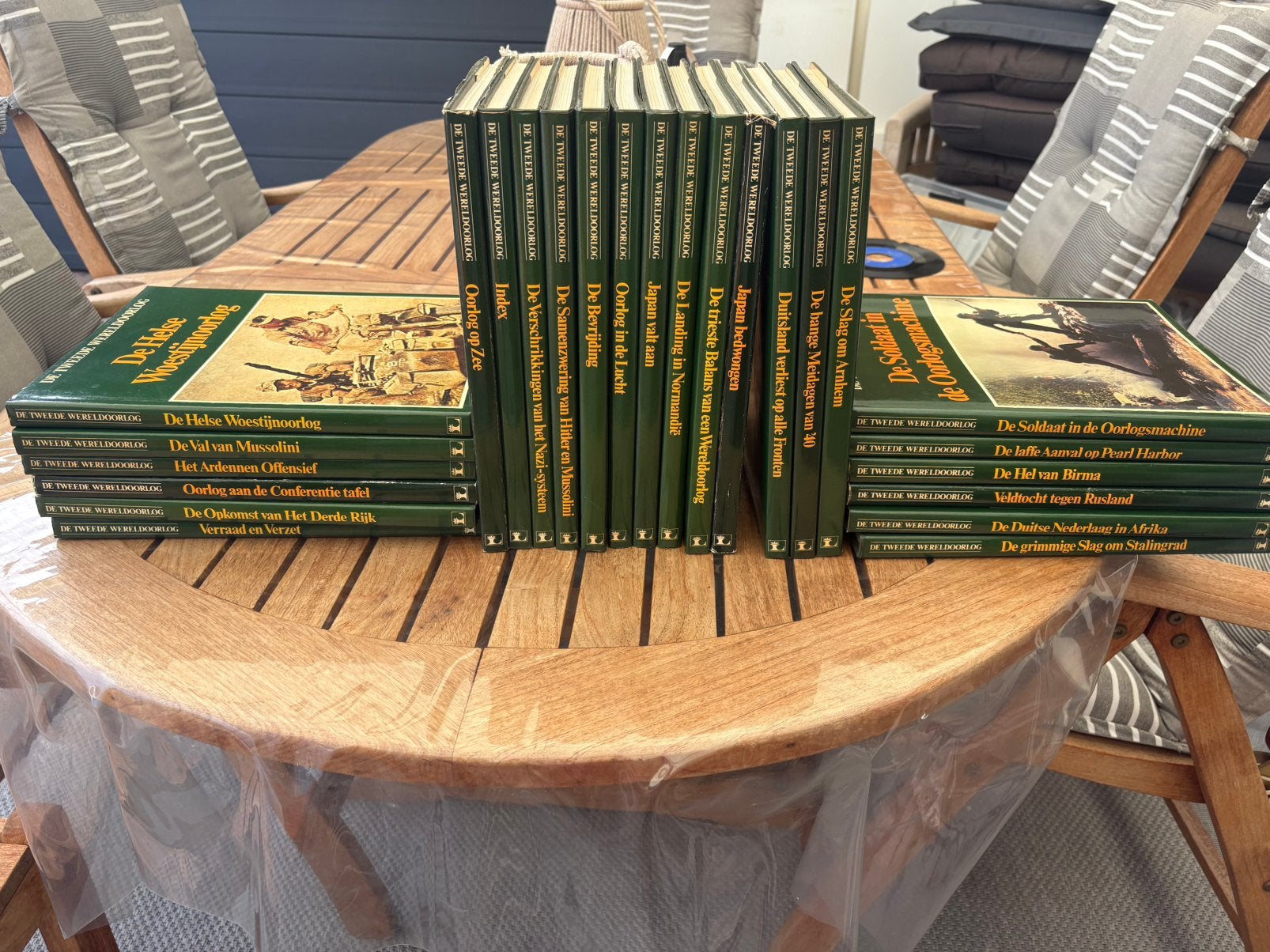 Mooie verzameling boeken over de Tweede Wereldoorlog, Boeken, Ophalen of Verzenden, Zo goed als nieuw, Overige onderwerpen, Complete serie