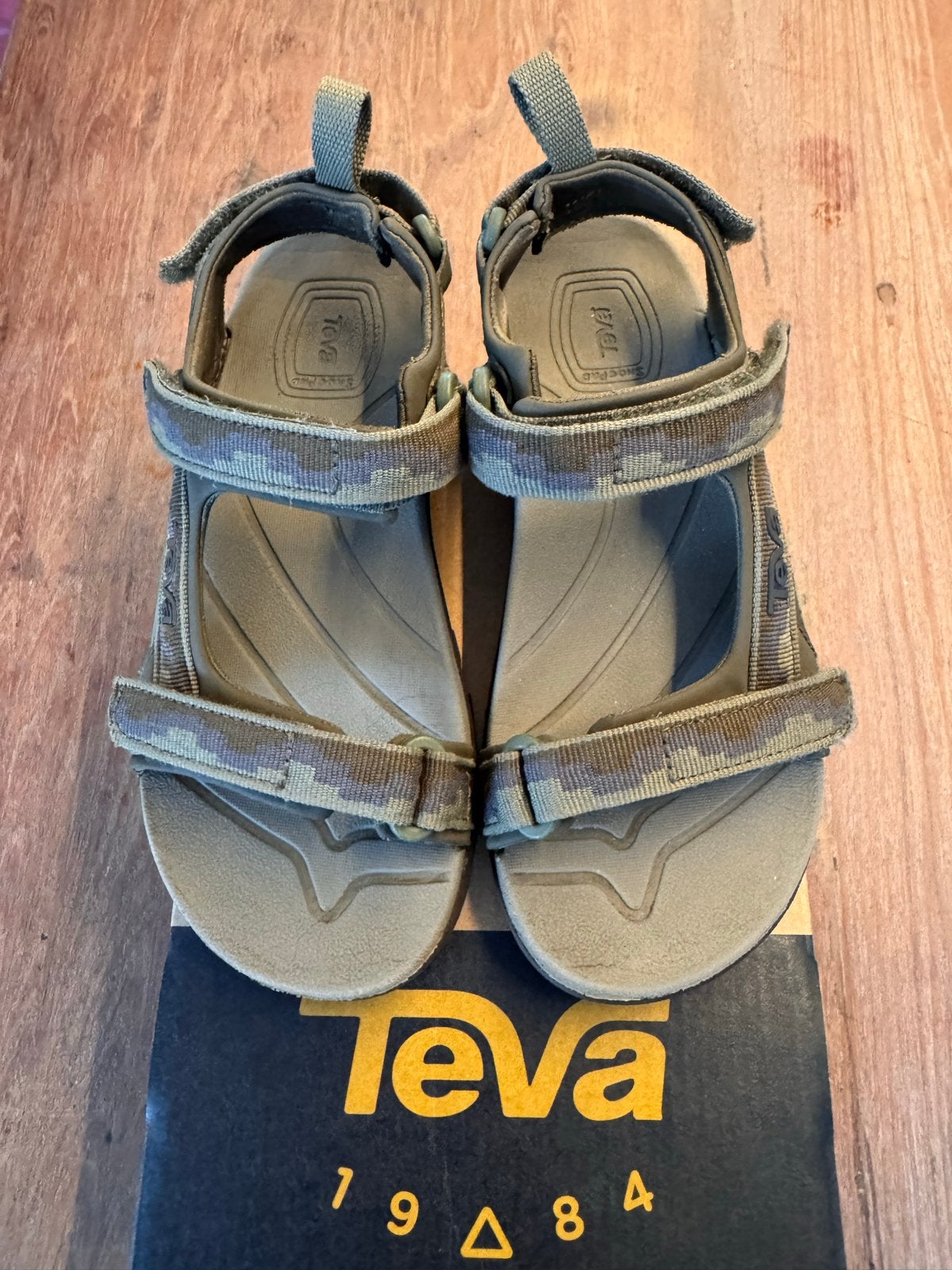 Teva sandalen jongen maat 31 in de kleur legergroen, Ophalen, Overige typen, Zo goed als nieuw, Jongen
