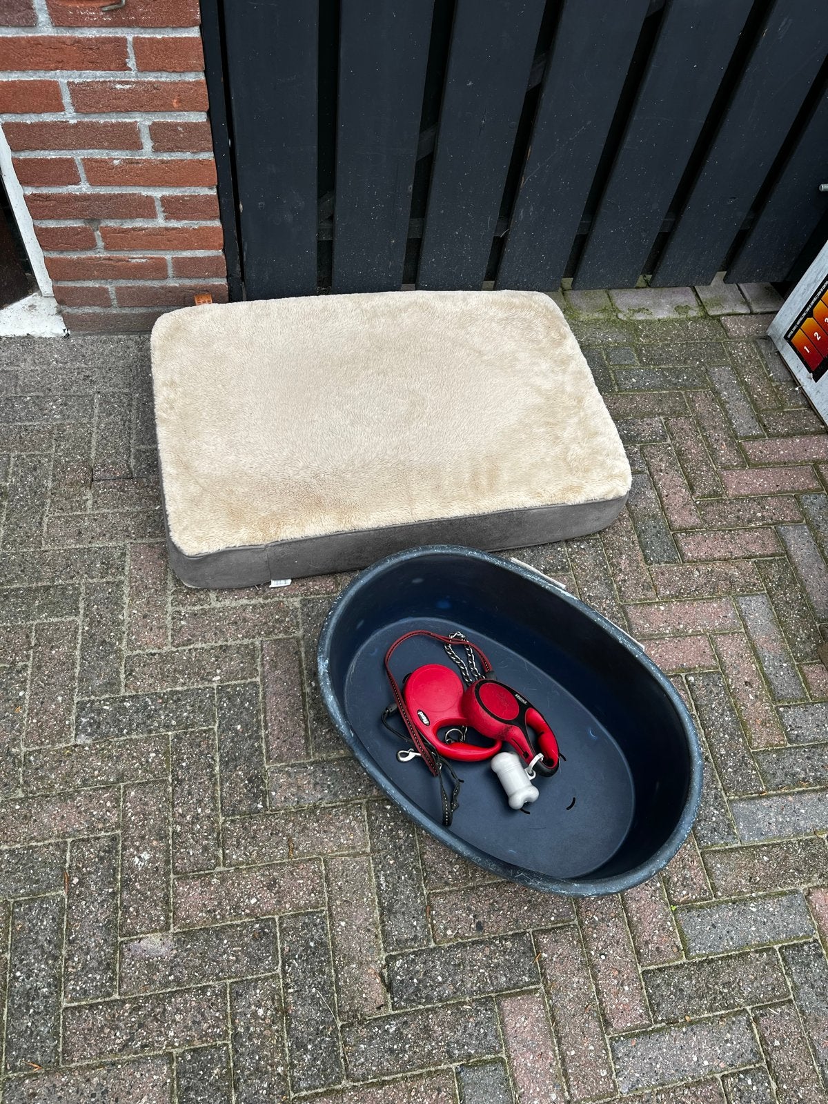 Orthopedisch kussen, mand , riemen zijn al weg, Dieren en Toebehoren, Ophalen