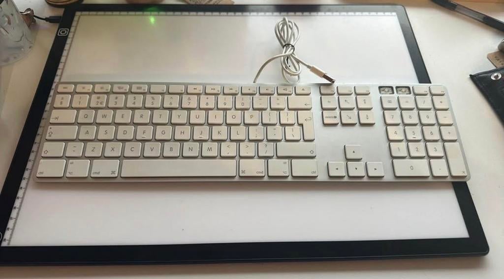 Apple Toetsenbord A1243 Bedraad Qwerty, Computers en Software, Toetsenborden, Ophalen, Qwerty, Gebruikt, Bedraad