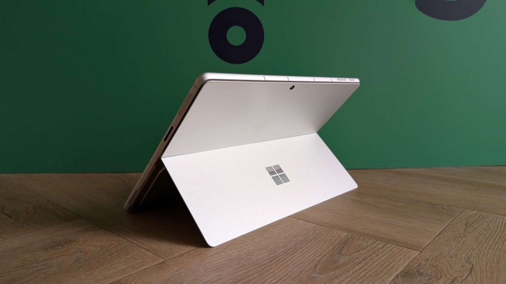 Microsoft Surface Pro 9 - LTE / SQ3 / 16GB / 256GB SSD / Win, Computers en Software, Niet ingevuld, 13 inch, Niet ingevuld, Met touchscreen