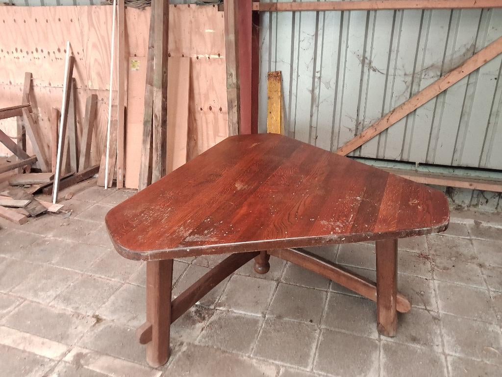 Massief eiken driehoek eettafel, Huis en Inrichting, Tafels | Eettafels, Ophalen, Gebruikt, Vijf personen of meer, Overige vormen