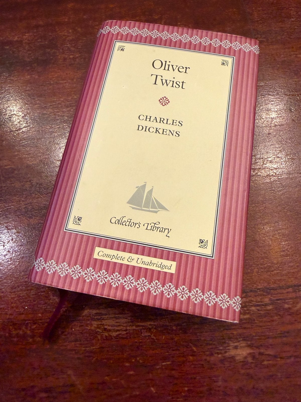 Oliver Twist - Charles Dickens - Collectors Library Hardband, Ophalen of Verzenden, Gelezen