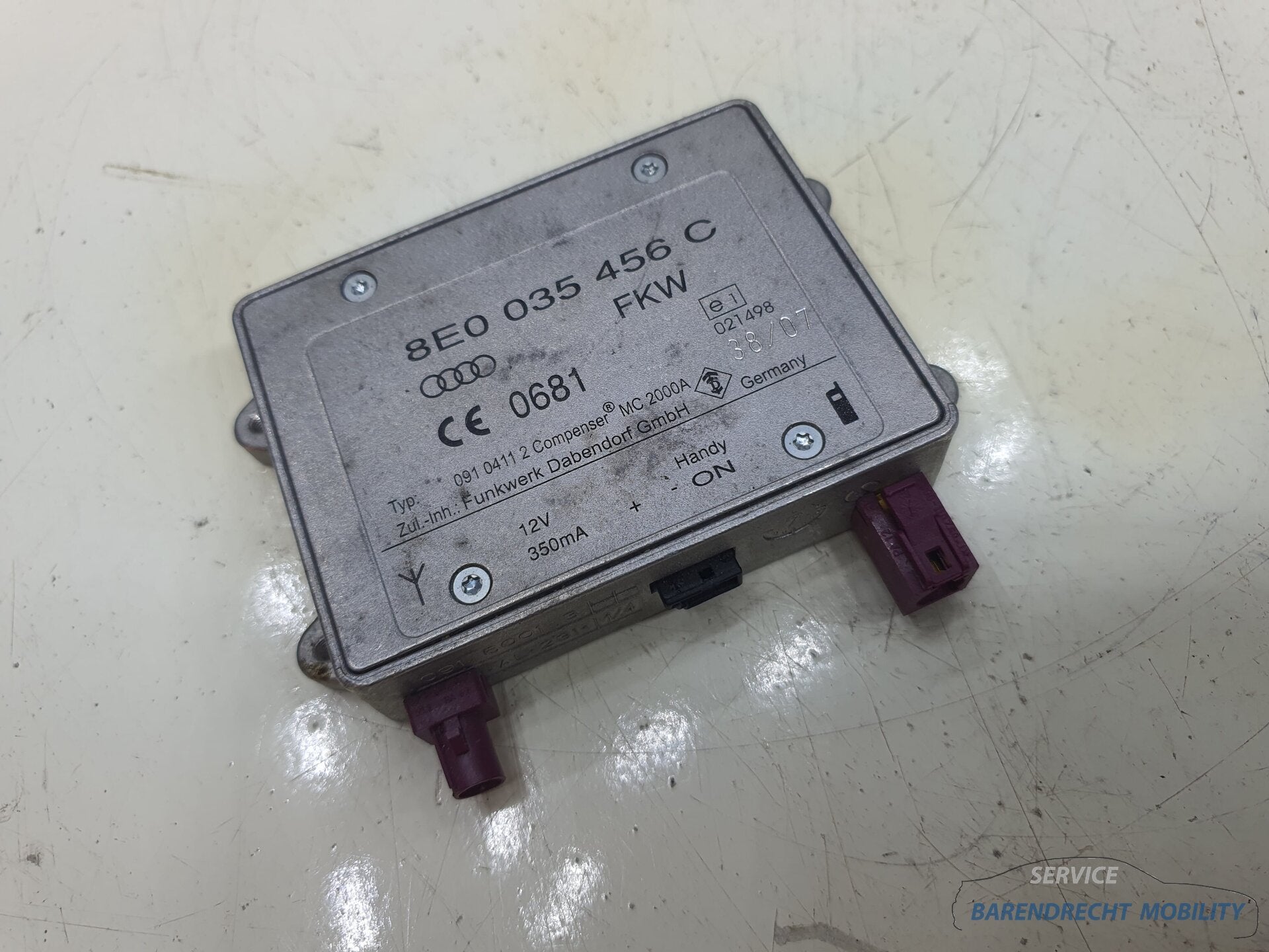 Antenne versterker Audi A3 A4 A5 A6 TT 8E0035456C origineel, Gebruikt, AUDI AG, Auto-Union-Strasse 1
85045  Ingolstadt, DE, Kundenbetreuung@audi.de