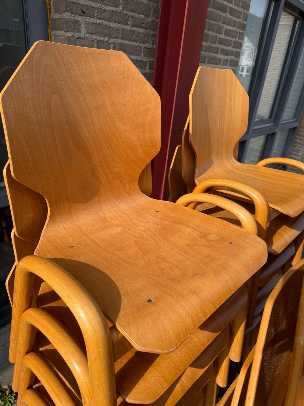 Partij van 24x vintage plywood stapelstoel, jaren ‘80, Ophalen of Verzenden, Zo goed als nieuw, Nvt, Vijf, Zes of meer stoelen