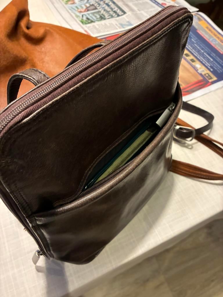 TE KOOP 1  ZGAN LERENRUGTAS + NIEUWE RODE TAS !!, Sieraden, Tassen en Uiterlijk, Tassen | Damestassen, Ophalen of Verzenden, Zo goed als nieuw
