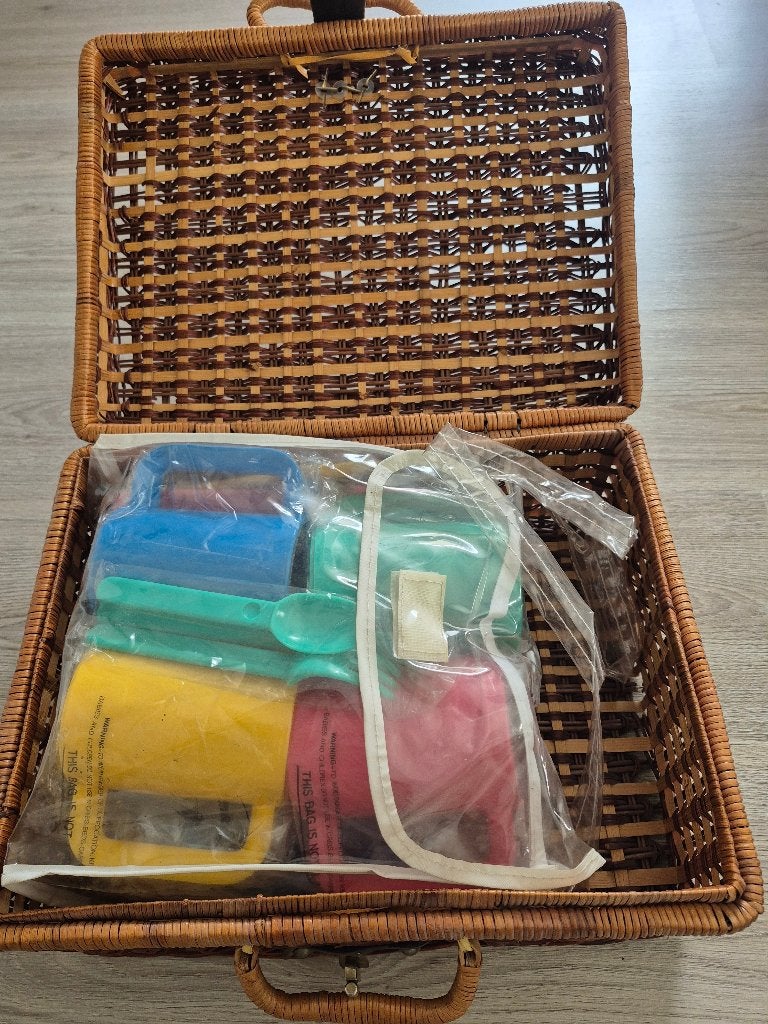 Gevulde picknickmand, Ophalen, Nieuw