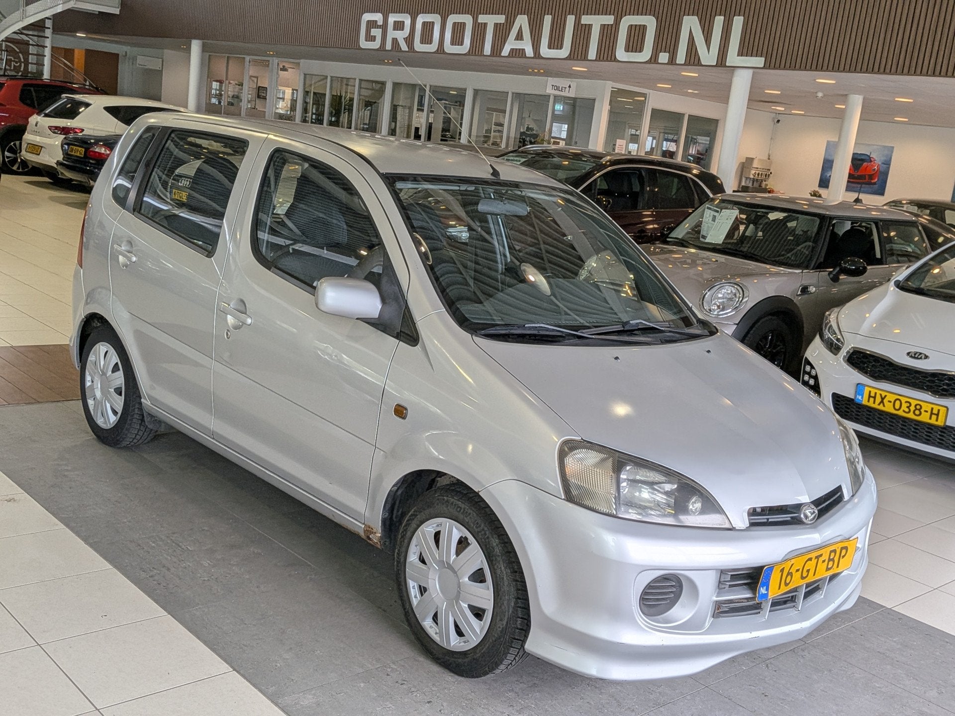 Daihatsu YRV 1.3-16V VTi Trekhaak, Stuurbekrachtiging, Auto's, Oldtimers, Voorwielaandrijving, Stof, Daihatsu, Origineel Nederlands