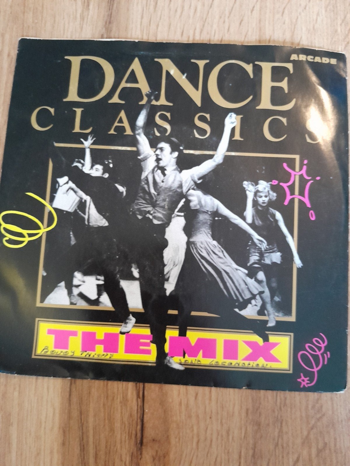 Dance classics 7 inch the mix, Ophalen of Verzenden, Zo goed als nieuw