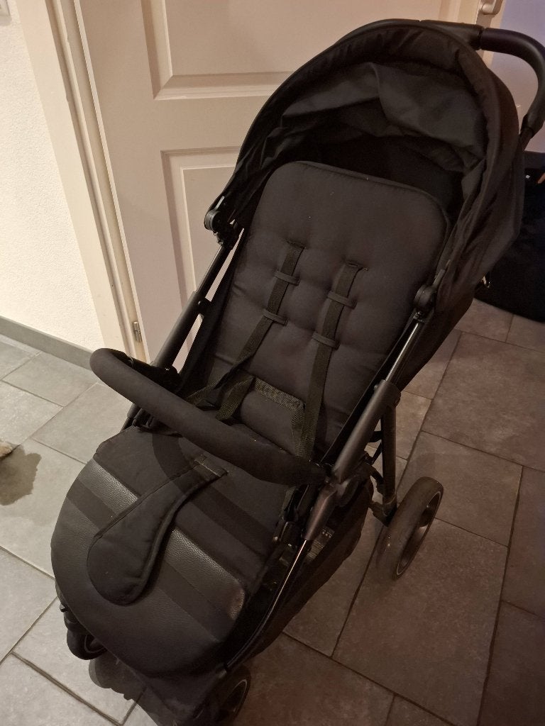Zwarte buggy, Ophalen, Gebruikt