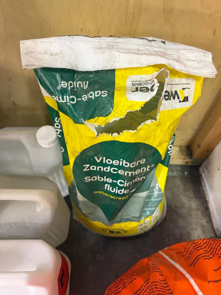 Vloeibare ZandCement Sable-Cimen fluide, Ophalen of Verzenden, Gebruikt