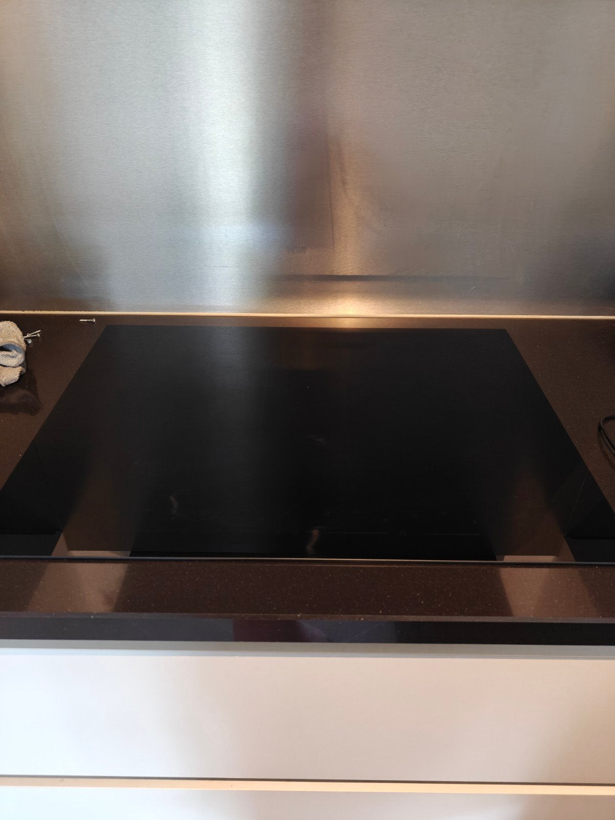 ETNA KIF572ZT Inductiekookplaat - Zo goed als nieuw, Witgoed en Apparatuur, Fornuizen, Ophalen, 4 kookzones, Zo goed als nieuw