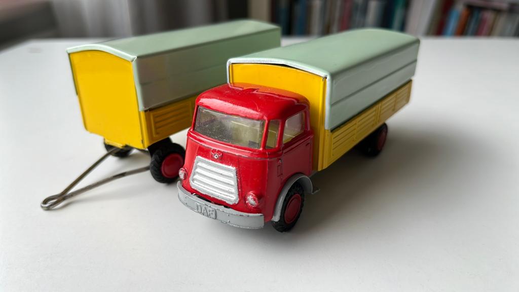 Lion Car Daf frontstuur, zevenstreper type II, Hobby en Vrije tijd, Modelauto's | 1:50, Ophalen of Verzenden, Zo goed als nieuw