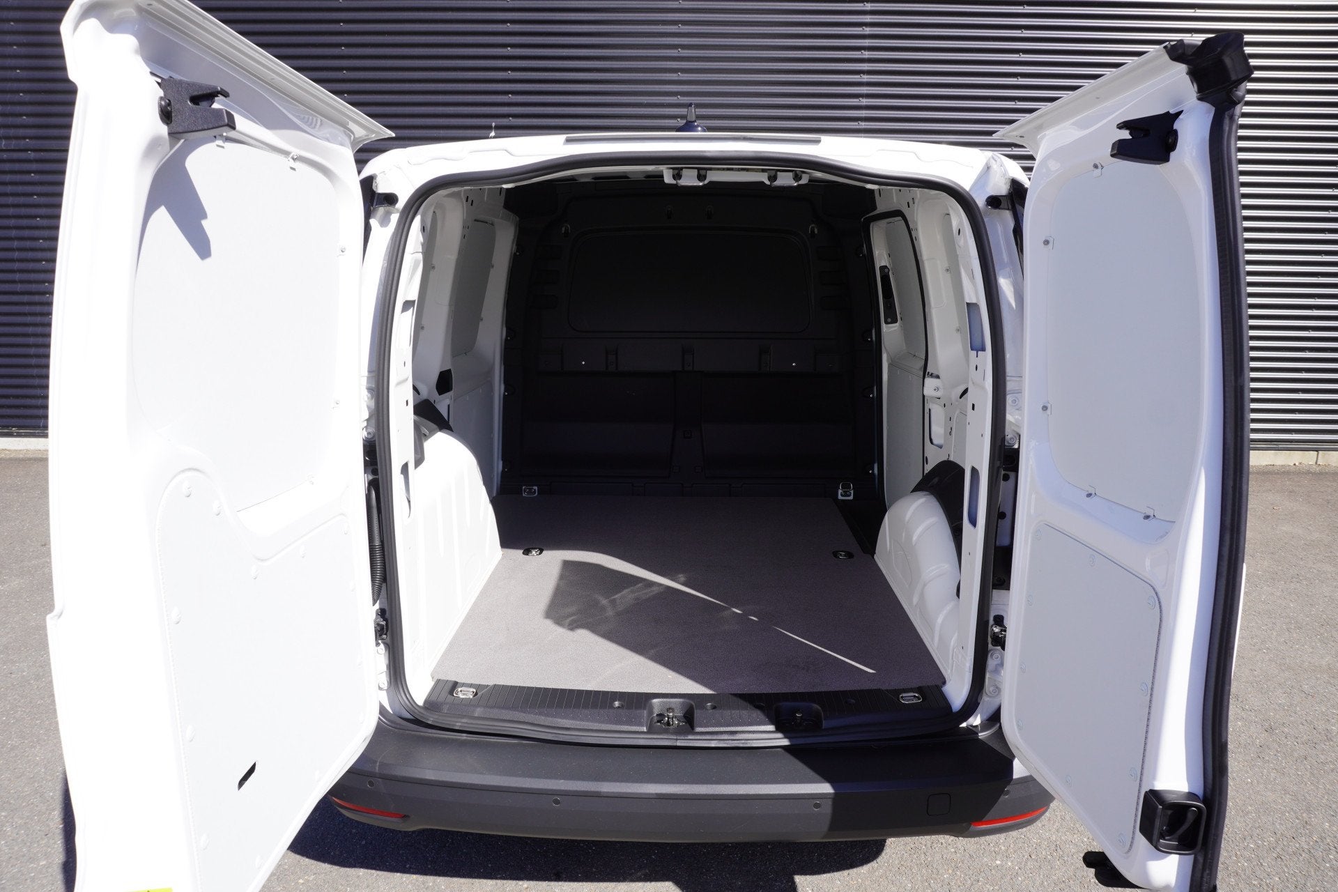 Volkswagen Caddy Cargo 102pk Digitaal dashboard Airco Cruise, Auto's, Stof, Gebruikt, 4 cilinders, 1404 kg