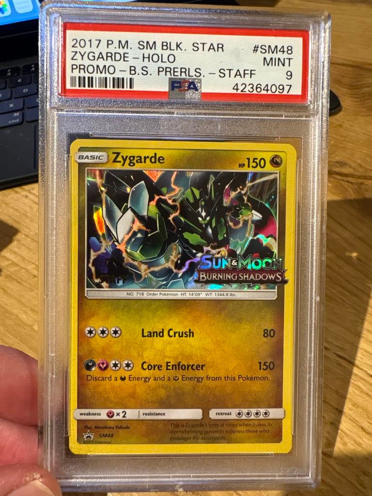 Zygarde Holo SM48 PSA 9 MINT Pokémon Kaart Sun & Moon, Ophalen of Verzenden, Zo goed als nieuw, Losse kaart, Foil