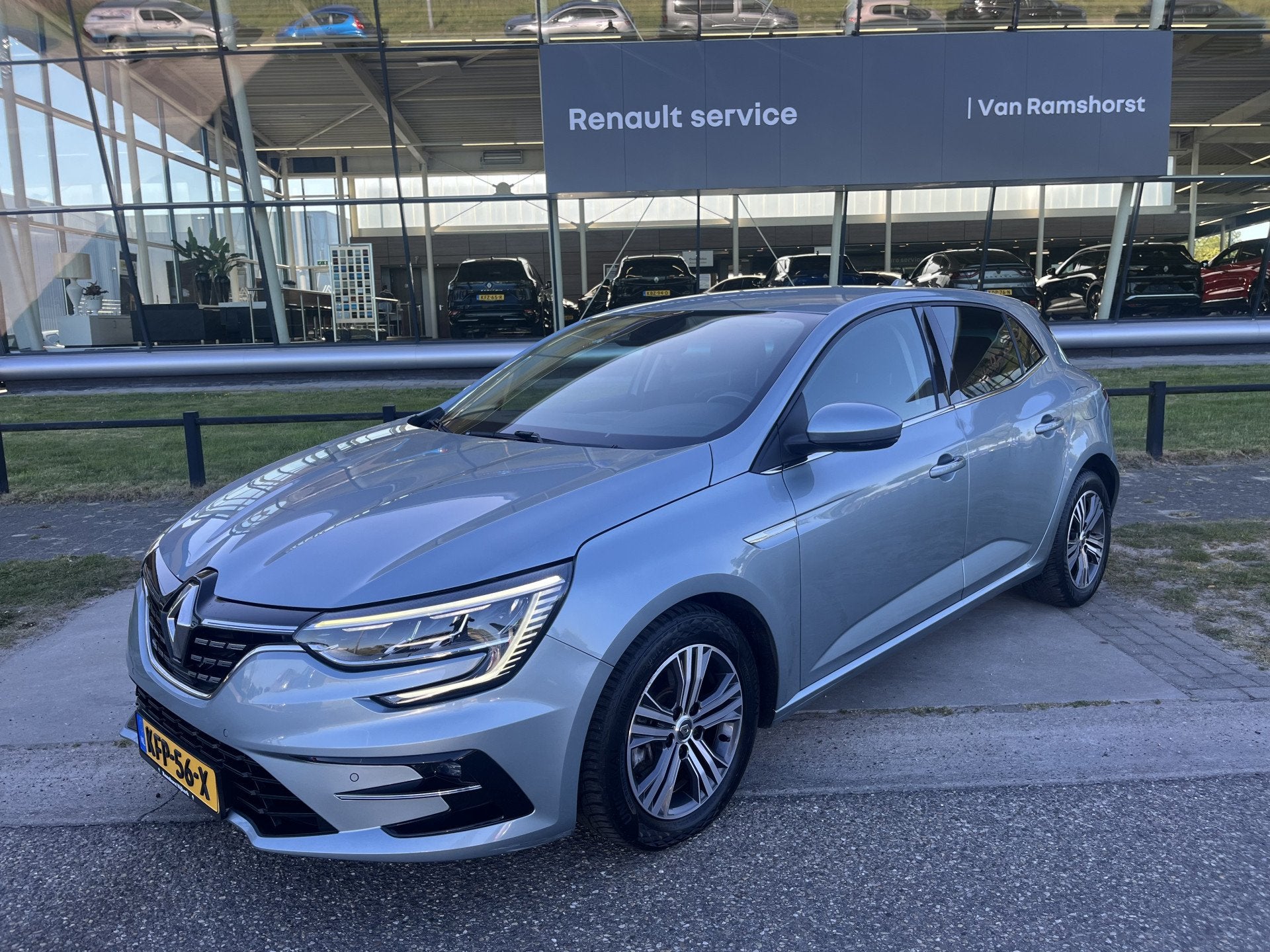 Renault Mégane 1.6 E-Tech Plug-In Hybrid 160PK Business Edi, 12 maanden, 77 km/l, Gebruikt, 4 cilinders