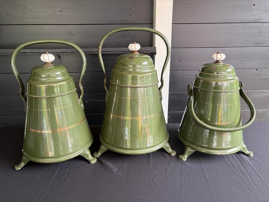 G3.Set van 3 Groene Emaille Kolenkitten met Gouden Bies, Antiek en Kunst, Antiek | Emaille, Ophalen of Verzenden