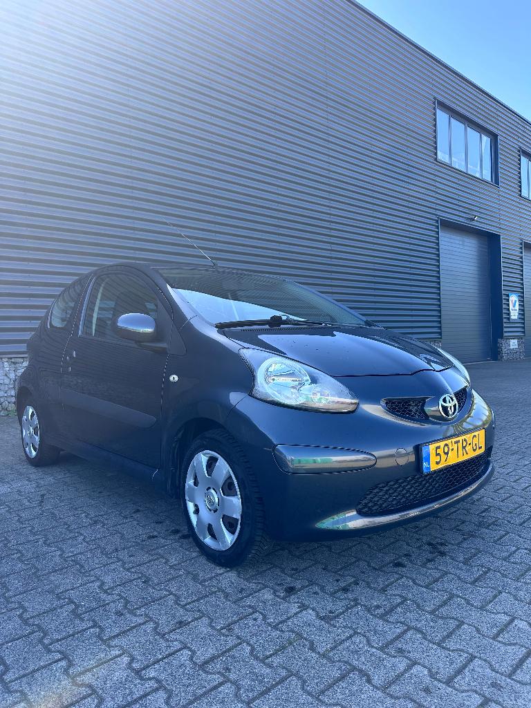 Te koop aangeboden, Toyota Aygo 1.0 12V uit 2007, Auto's, Toyota, Voorwielaandrijving, Stof, 4 stoelen, 68 pk