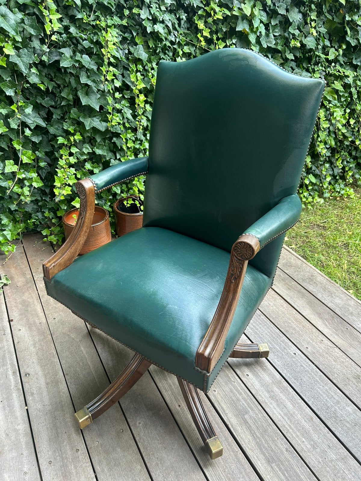 Vintage bureaustoel groen leer met houten onderstel, Ophalen, Gebruikt, Groen, Bureaustoel