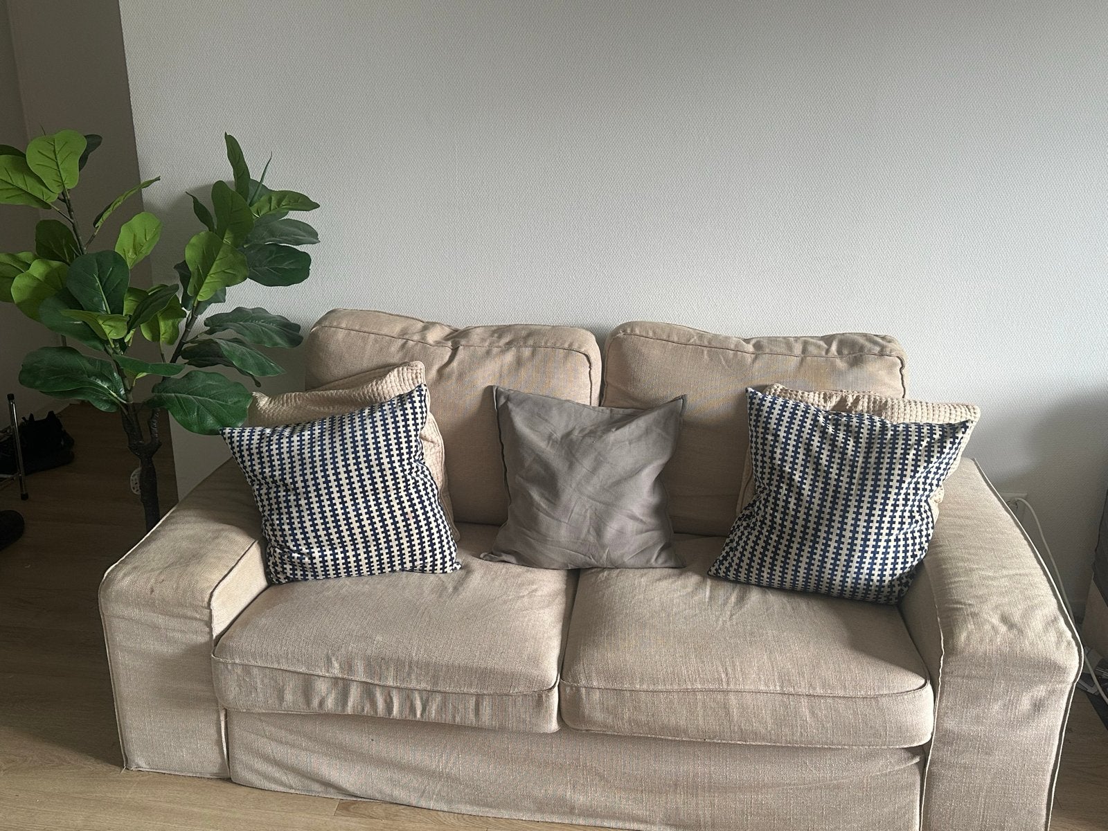 KIVIK 2-zitsbank, Tresund lichtbeige Comfortabele - Beige, Gebruikt, 150 tot 200 cm, Tweepersoons, 75 tot 100 cm