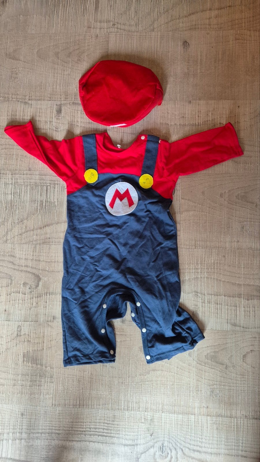 Mario pakje maatje 80 ( M op het mutsjes staat verkeerd om), Ophalen, Jongen of Meisje