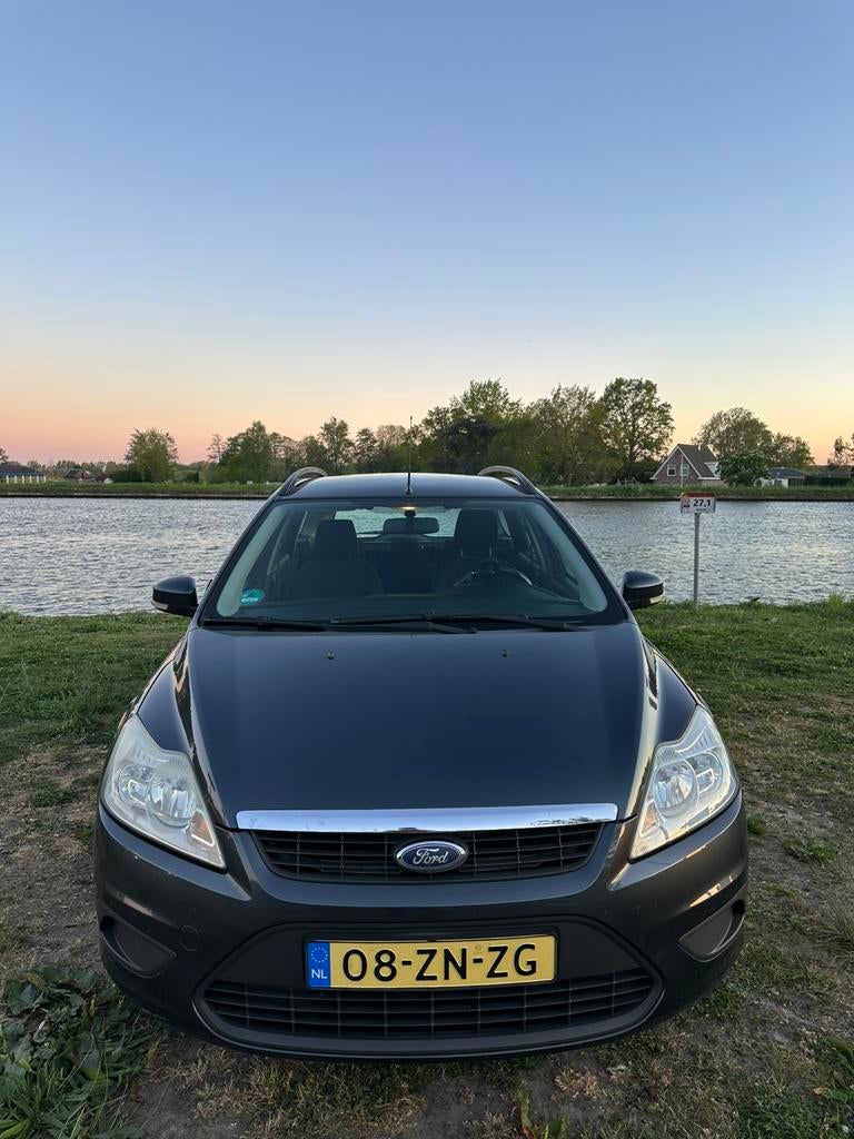Ford Focus 1.6 16V 100PK 2008 Grijs, Auto's, 1596 cc, 15 km/l, 4 cilinders, 635 kg