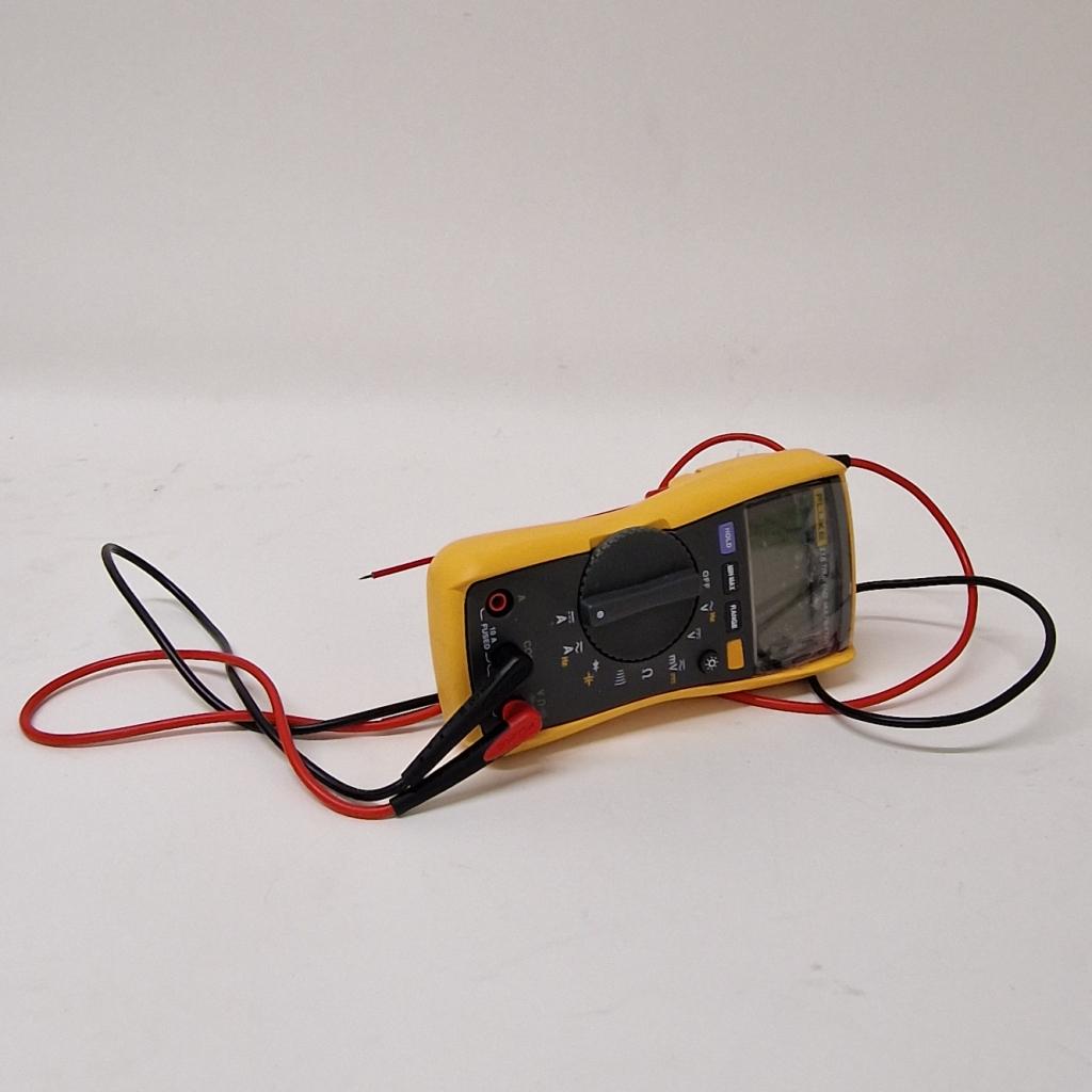 Fluke 115 True RMS Multimeter | Nette staat, Fluke, Zo goed als nieuw, Support@fluke.com, 6920 Seaway Blvd
Everett, WA 98203
USA