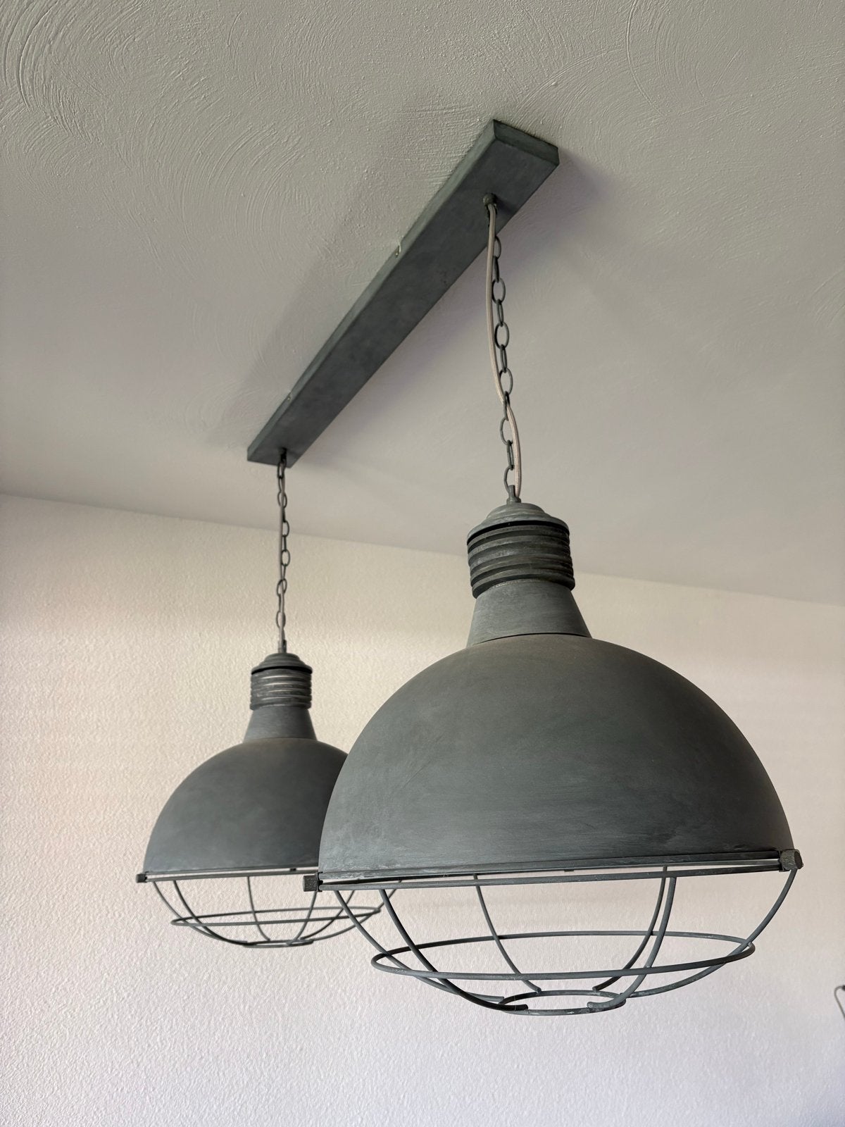 Industriële hanglamp, metaal, grijs/blauwe betonkleur, Ophalen, Gebruikt, Metaal, E27 (groot)