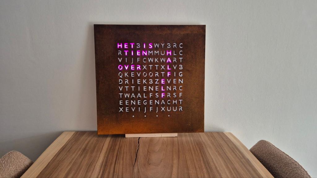 Word Clock Woord Klok WoordKlok | Alles is mogelijk!, Huis en Inrichting, Woonaccessoires | Klokken, Ophalen of Verzenden, Nieuw